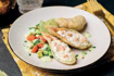 Gourmet ανθοί κολοκύθας σε tempura με robiola, γαρίδες και pecorino